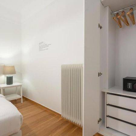 Vibrant Urban Getaway: Modern 1-Bedroom Near Bars, Parks, And Metro Athén Kültér fotó