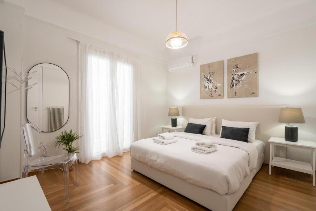 Vibrant Urban Getaway: Modern 1-Bedroom Near Bars, Parks, And Metro Athén Kültér fotó
