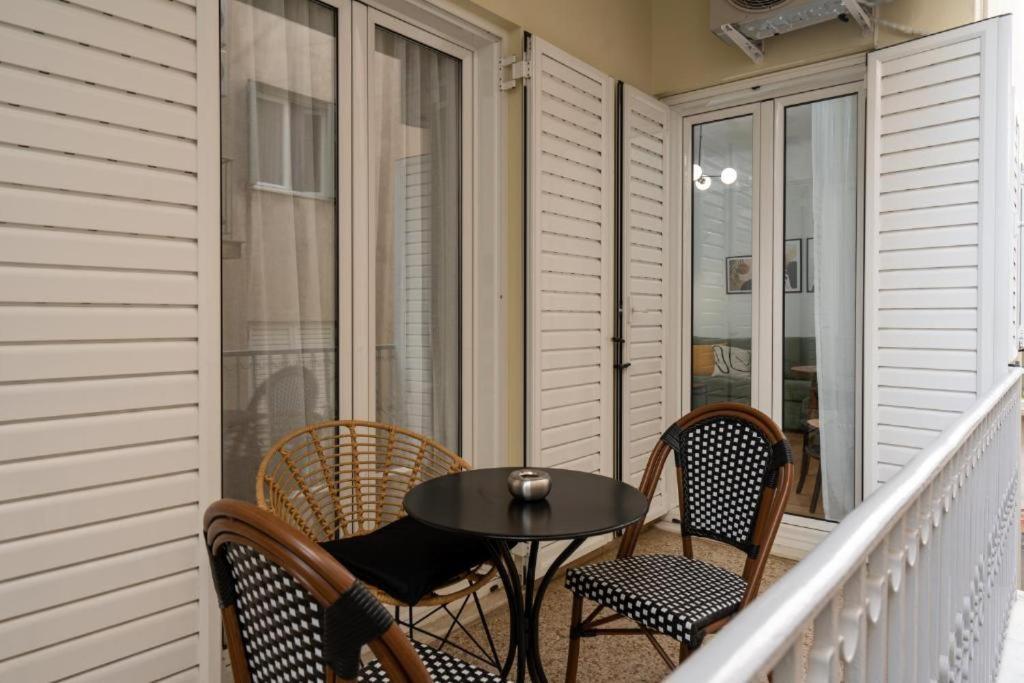 Vibrant Urban Getaway: Modern 1-Bedroom Near Bars, Parks, And Metro Athén Kültér fotó