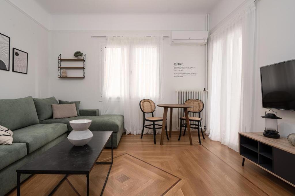 Vibrant Urban Getaway: Modern 1-Bedroom Near Bars, Parks, And Metro Athén Kültér fotó
